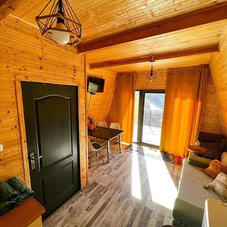 Lodge A-frame Refugiu Montan